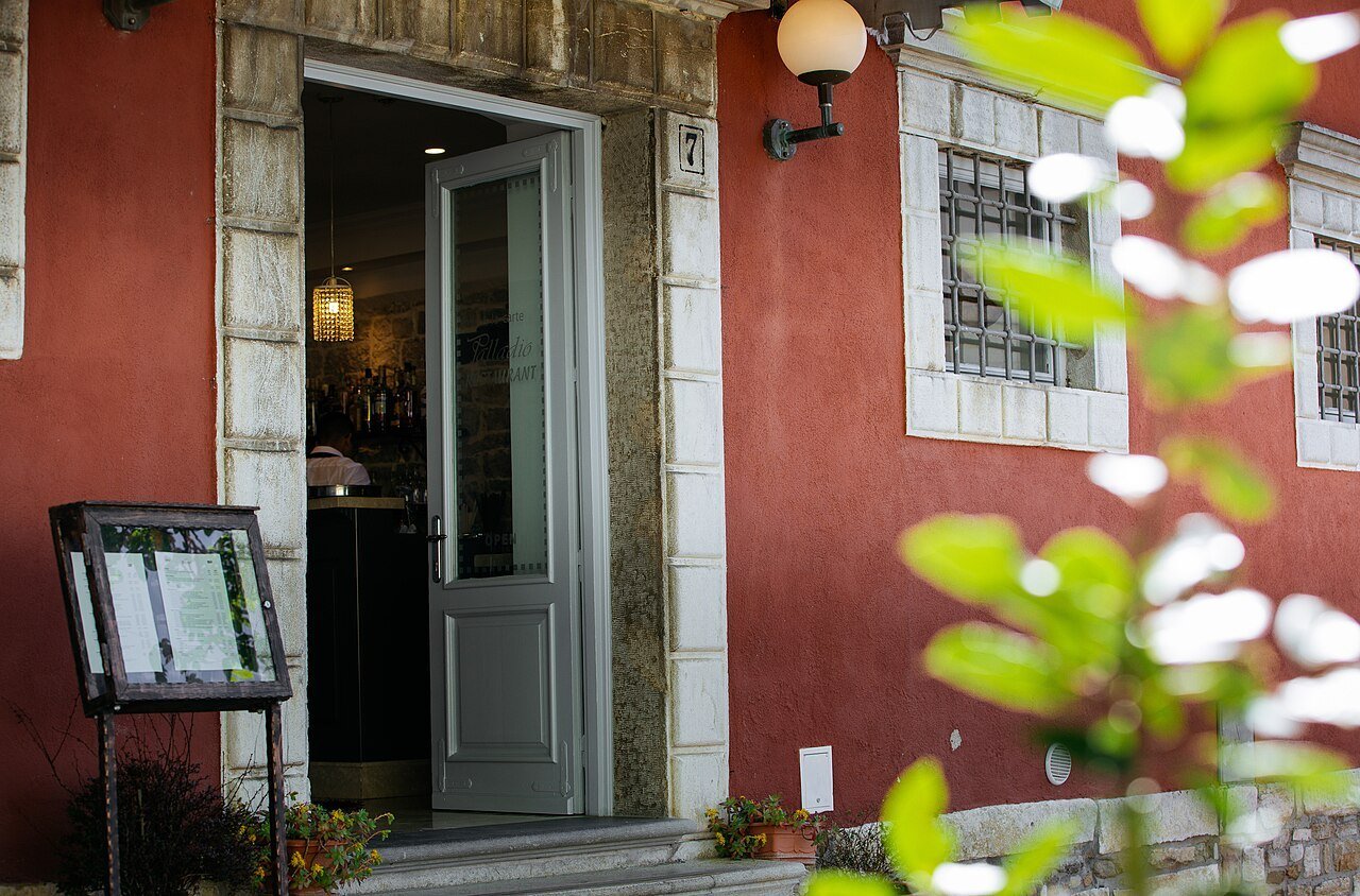 A restaurant entrance in Motovun; not Forchetta1902.